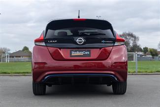 2018 Nissan LEAF - Thumbnail