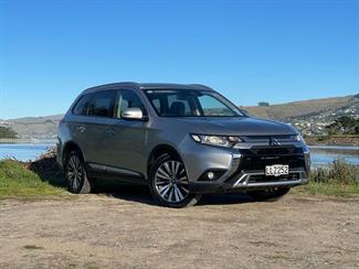 2018 Mitsubishi Outlander - Thumbnail