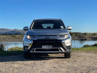 2018 Mitsubishi Outlander - Thumbnail