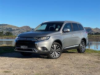 2018 Mitsubishi Outlander - Thumbnail