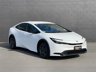 2023 Toyota Prius - Thumbnail