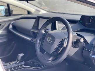 2023 Toyota Prius - Thumbnail