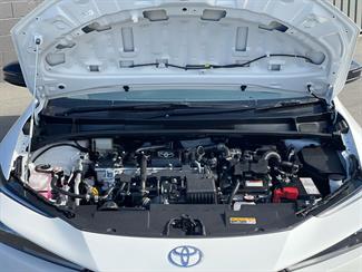 2023 Toyota Prius - Thumbnail