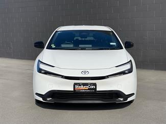 2023 Toyota Prius - Thumbnail