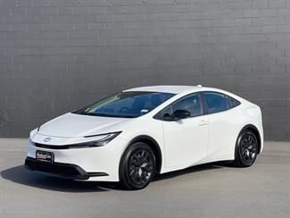 2023 Toyota Prius - Thumbnail