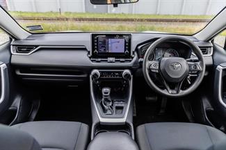 2019 Toyota RAV4 - Thumbnail