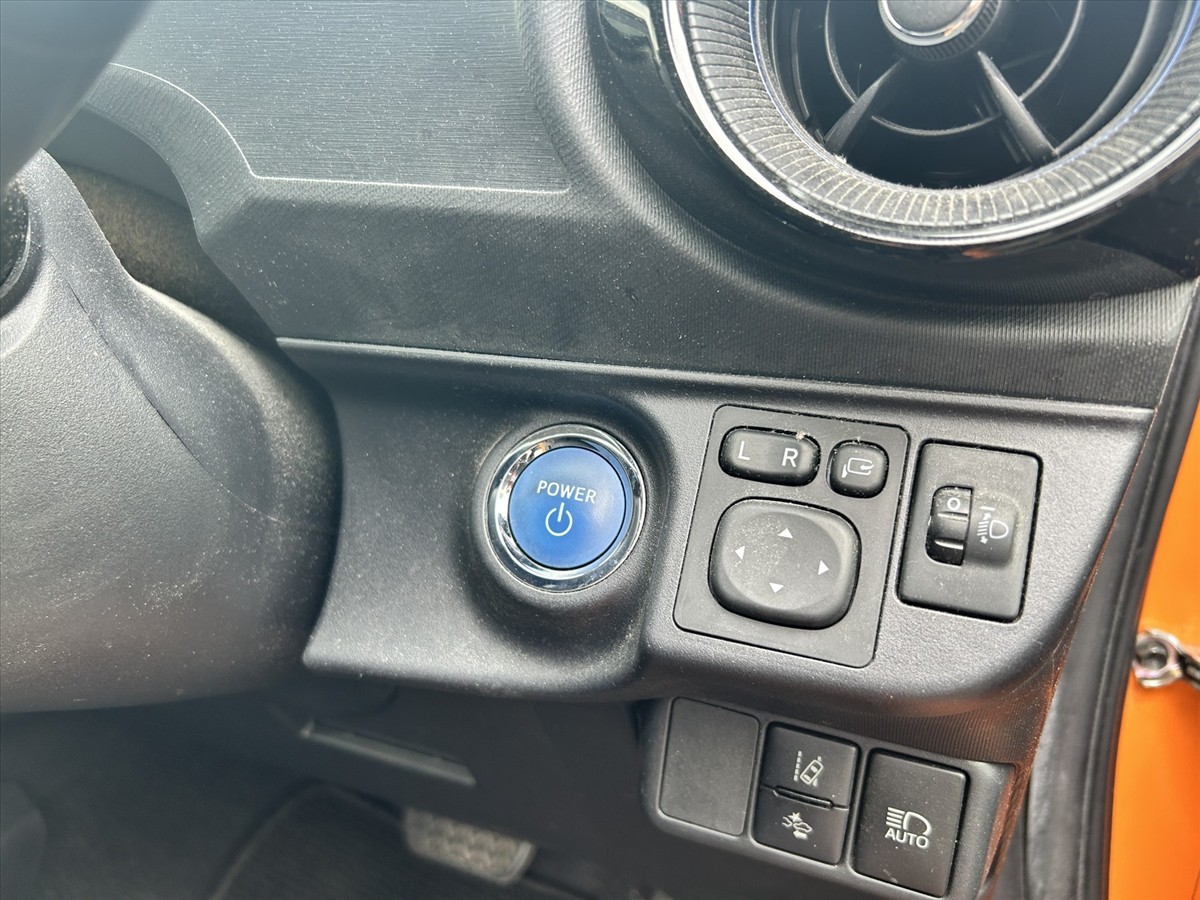 2017 Toyota AQUA