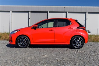 2020 Toyota Yaris - Thumbnail