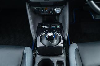 2022 Nissan LEAF - Thumbnail