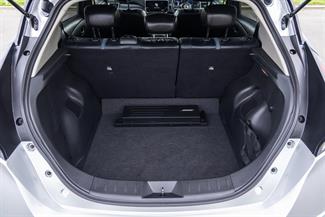 2022 Nissan LEAF - Thumbnail