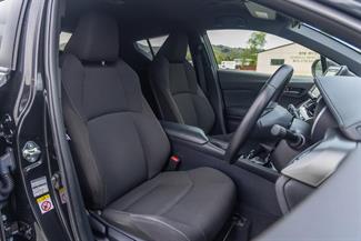 2018 Toyota C-HR - Thumbnail