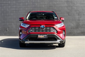 2020 Toyota RAV4 - Thumbnail