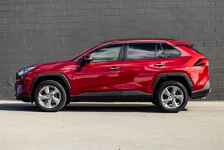 2020 Toyota RAV4 - Thumbnail