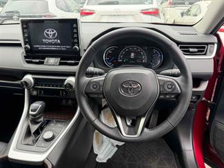 2022 Toyota RAV4 - Thumbnail