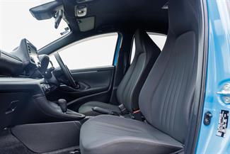 2020 Toyota Yaris - Thumbnail