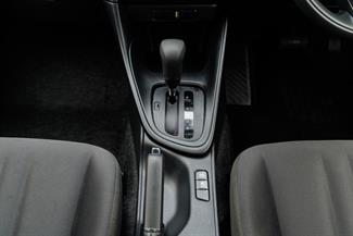 2020 Toyota Yaris - Thumbnail