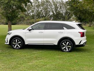 2020 Kia Sorento - Thumbnail