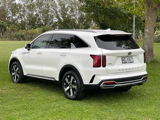 2020 Kia Sorento - Thumbnail