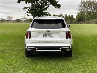 2020 Kia Sorento - Thumbnail