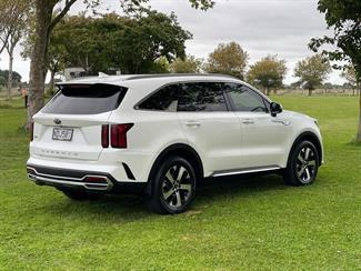 2020 Kia Sorento - Thumbnail