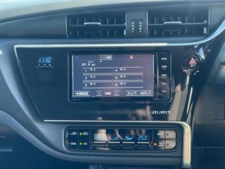 2015 Toyota Auris - Thumbnail