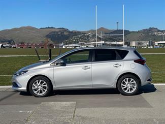 2015 Toyota Auris - Thumbnail