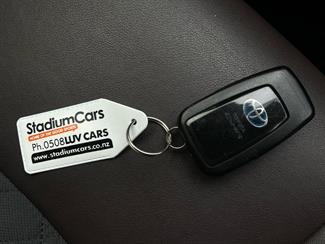 2017 Toyota C-HR - Thumbnail