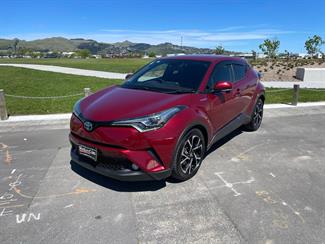 2017 Toyota C-HR - Thumbnail