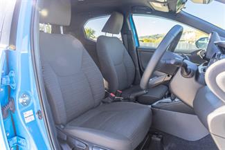 2021 Toyota Yaris - Thumbnail