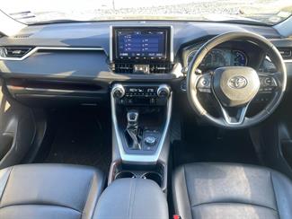 2020 Toyota RAV4 - Thumbnail