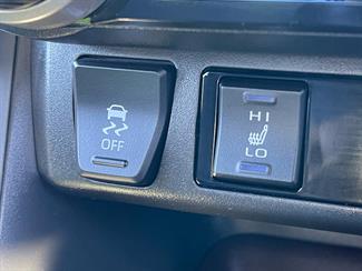 2020 Toyota RAV4 - Thumbnail
