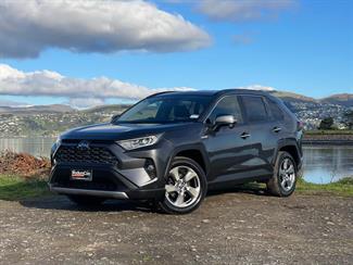 2020 Toyota RAV4 - Thumbnail
