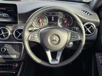 2018 Mercedes-Benz A180 - Thumbnail