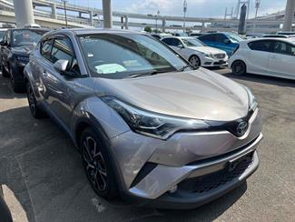 2017 Toyota C-HR - Thumbnail
