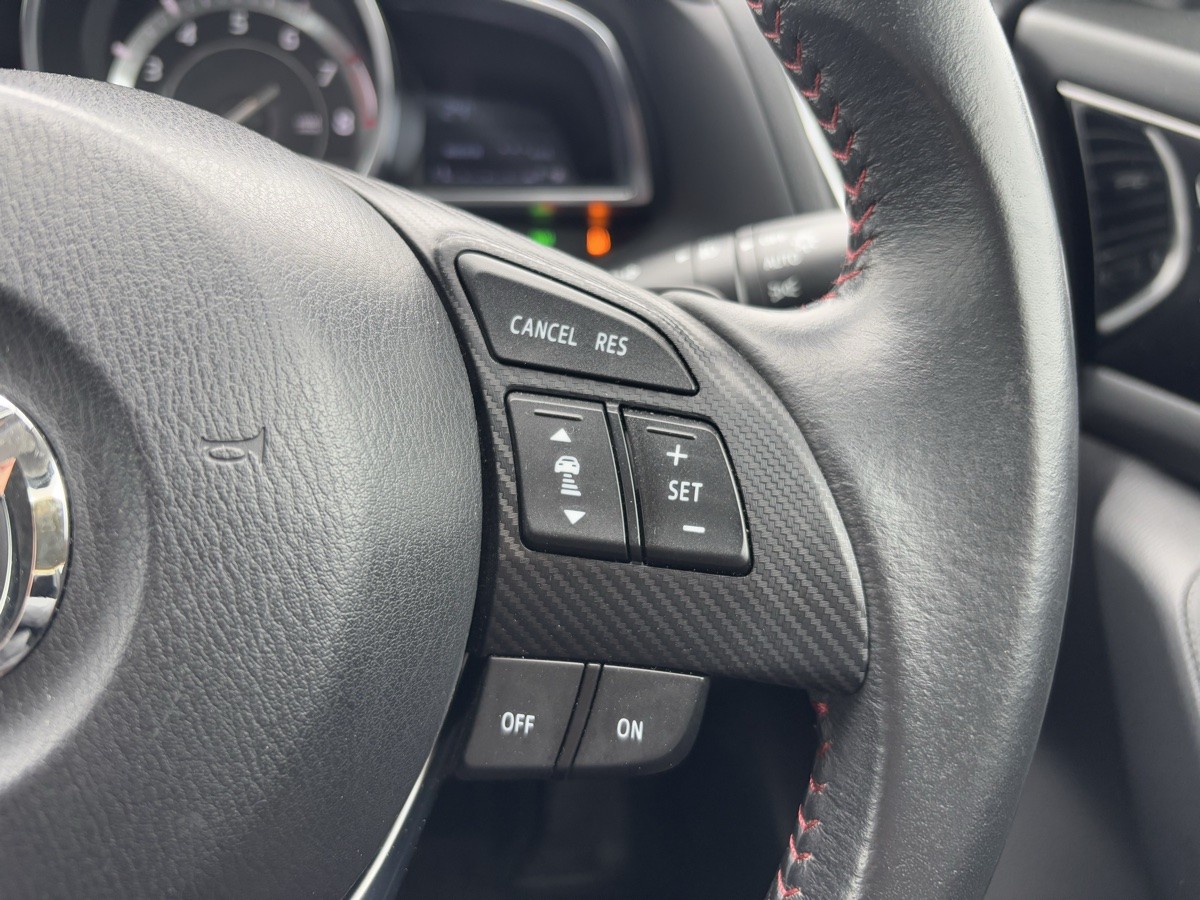 2014 Mazda Axela