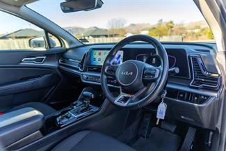 2022 Kia Sportage - Thumbnail