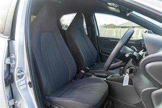 2021 Toyota Yaris - Thumbnail