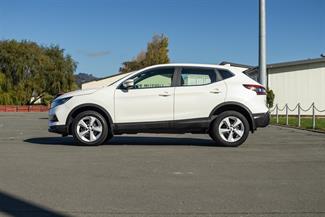 2021 Nissan Qashqai - Thumbnail