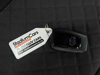 2017 Toyota C-HR - Thumbnail