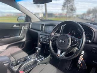 2016 Kia Sportage - Thumbnail