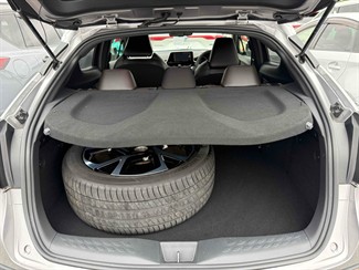 2017 Toyota C-HR - Thumbnail