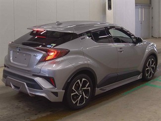 2017 Toyota C-HR - Thumbnail
