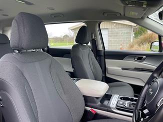 2023 Kia Carnival - Thumbnail