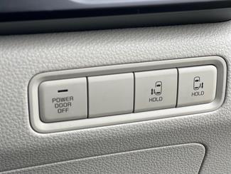 2023 Kia Carnival - Thumbnail