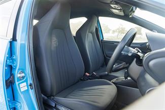 2020 Toyota Yaris - Thumbnail