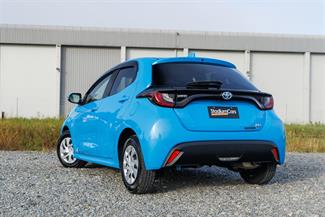 2020 Toyota Yaris - Thumbnail
