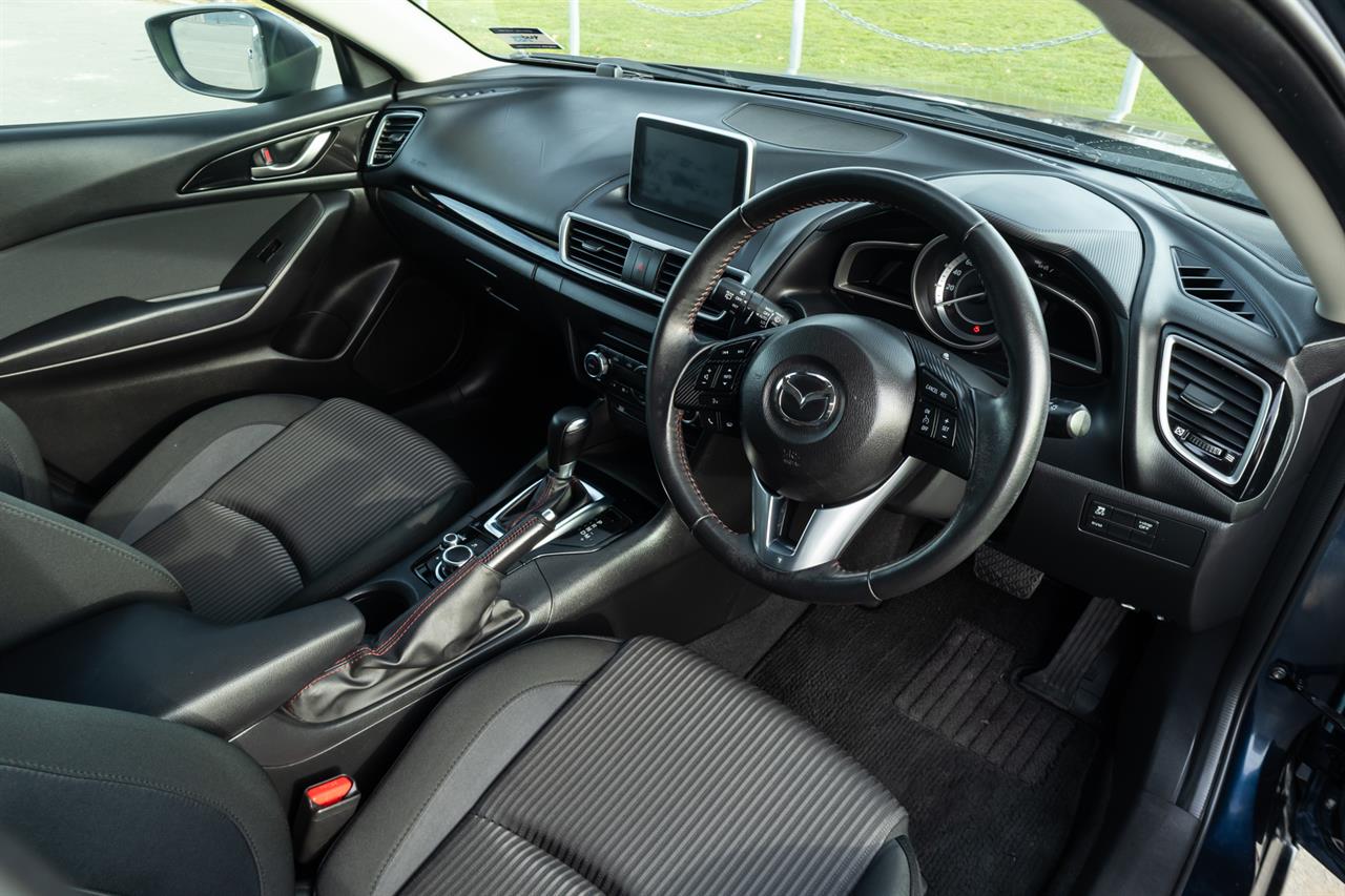 2014 Mazda Axela