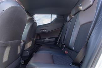 2017 Toyota C-HR - Thumbnail