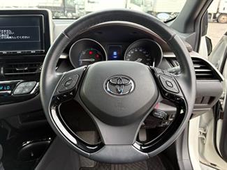 2017 Toyota C-HR - Thumbnail