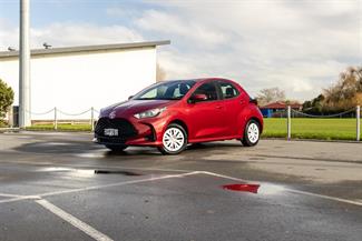 2024 Toyota Yaris - Thumbnail